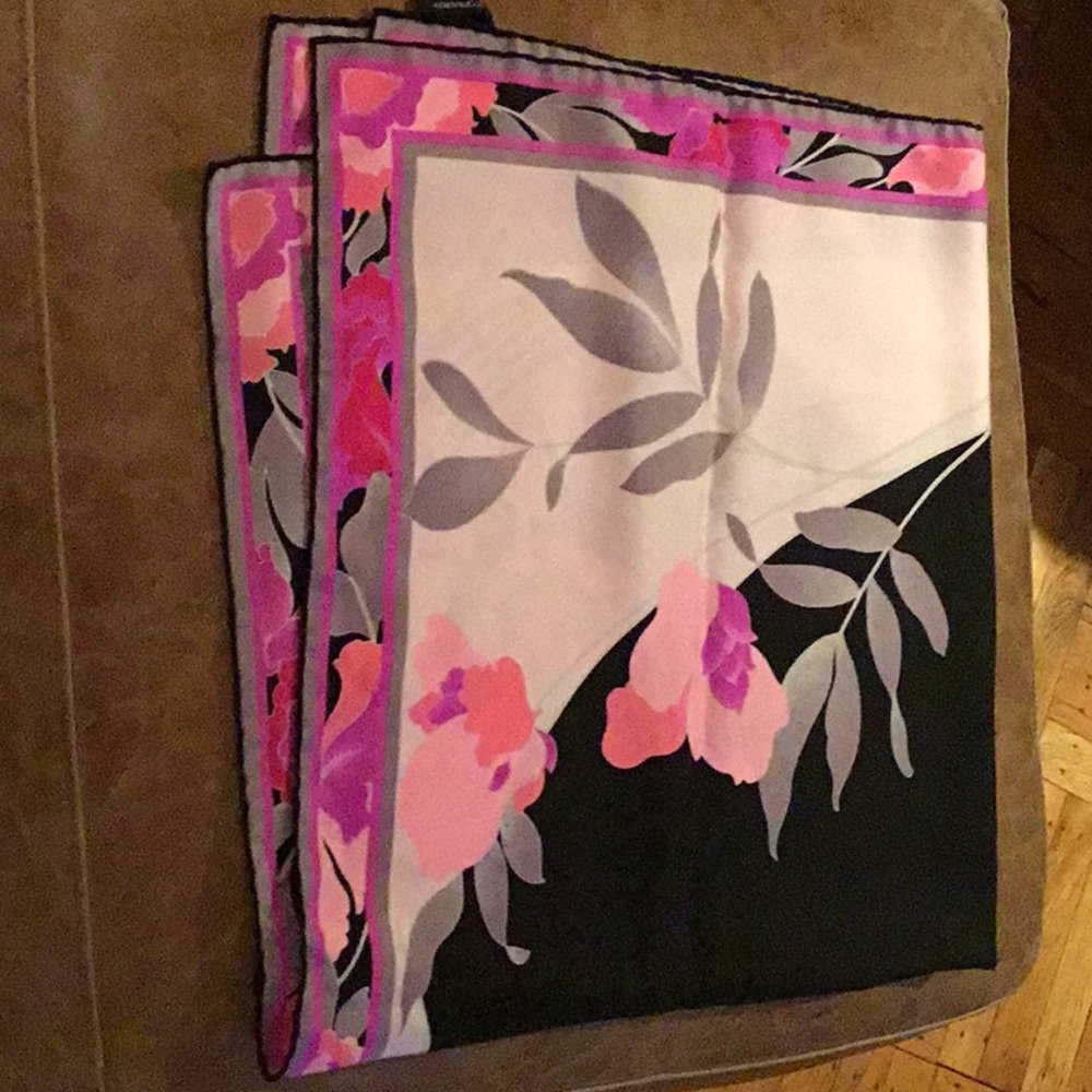 Leonard Paris Silk scarf - Picture 4 of 6